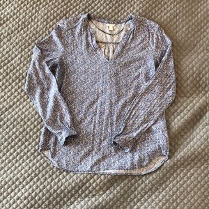 Loose fitting blouse